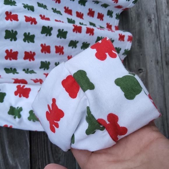 Dec. 25th Festive Red and Green Bear Print Turtleneck Size Large - Picture 4 of 6